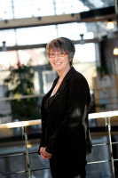 Universitetsdirektör Yasmine Lindström