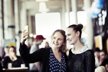 Selfie, studenter, Hus G Östersund