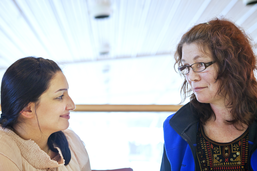 student och studentmentor i samtal