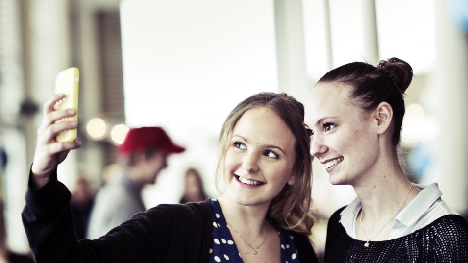 Selfie, studenter, Hus G Östersund