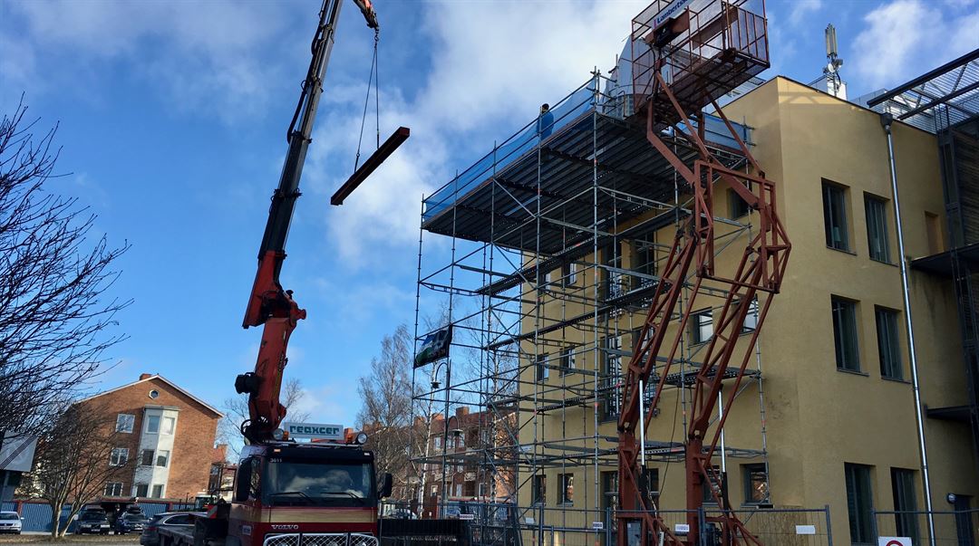 Balkar till förstärkning av golvet