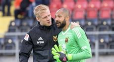 Linus Eriksson, målvaktstränare för ÖFK med Aly Keita, förstemålvakt.